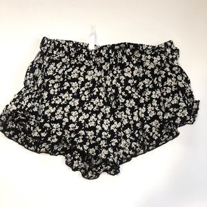 Flowy B&W shorts